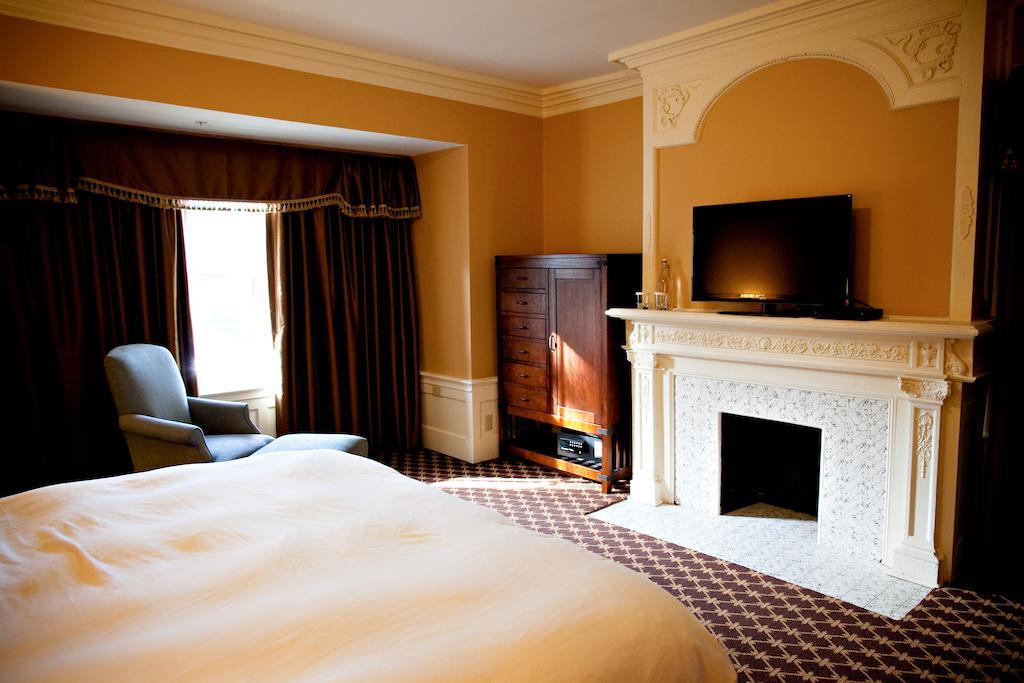 Superior Room King Bed Annex