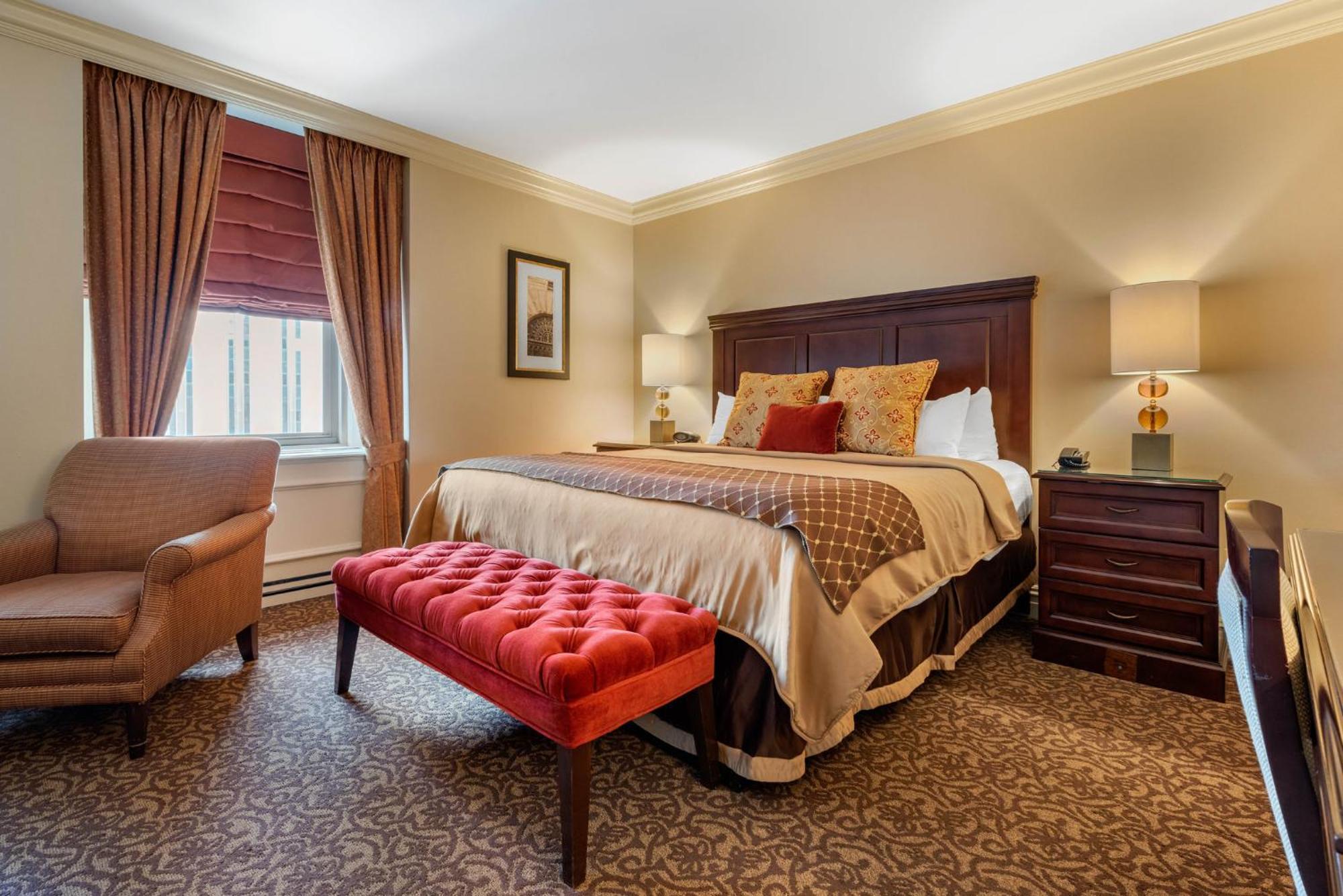 Deluxe Room One King Bed