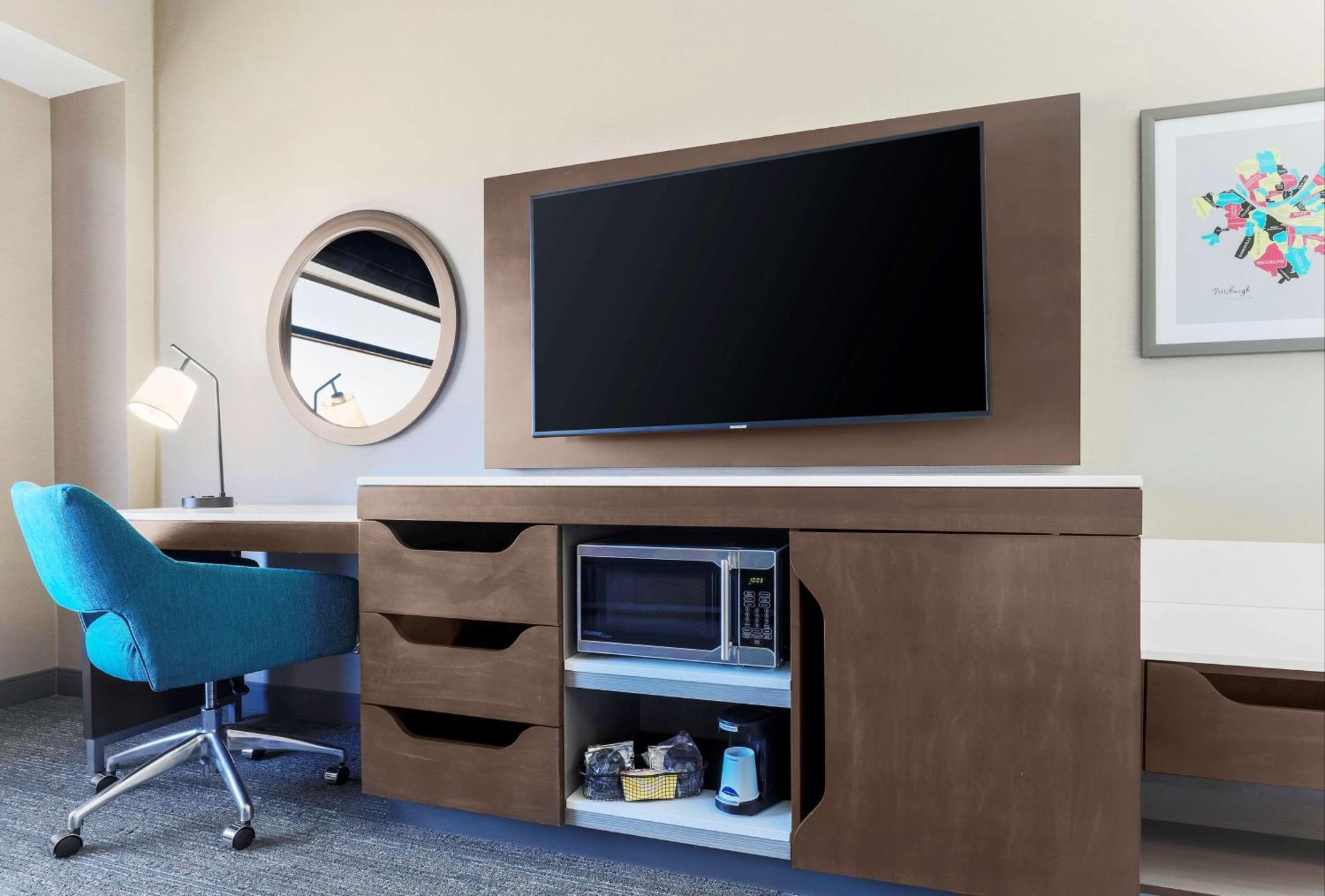 Room with Two Queen Beds - Non-Smoking