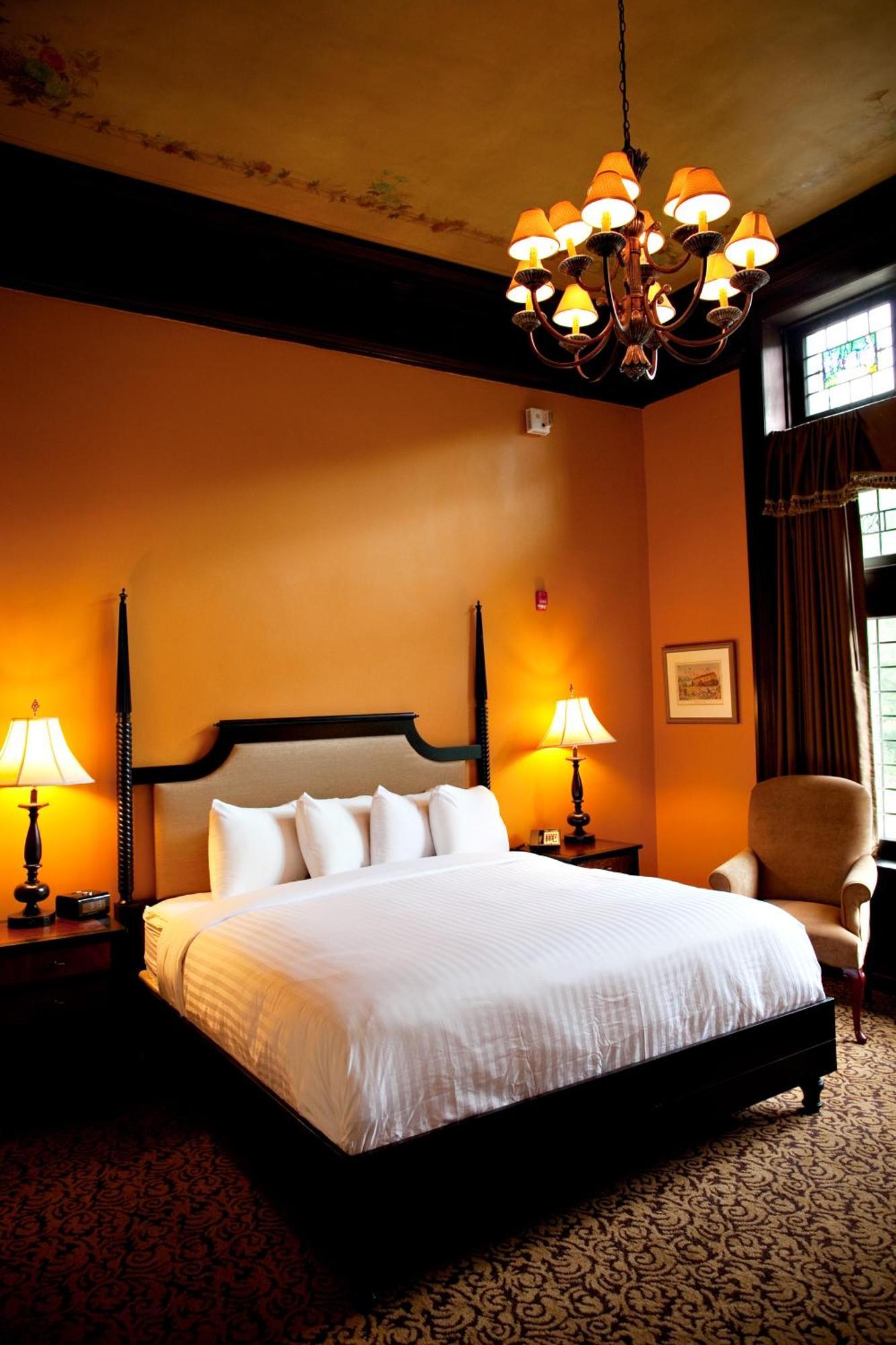 Premier Room King Bed Disability Access