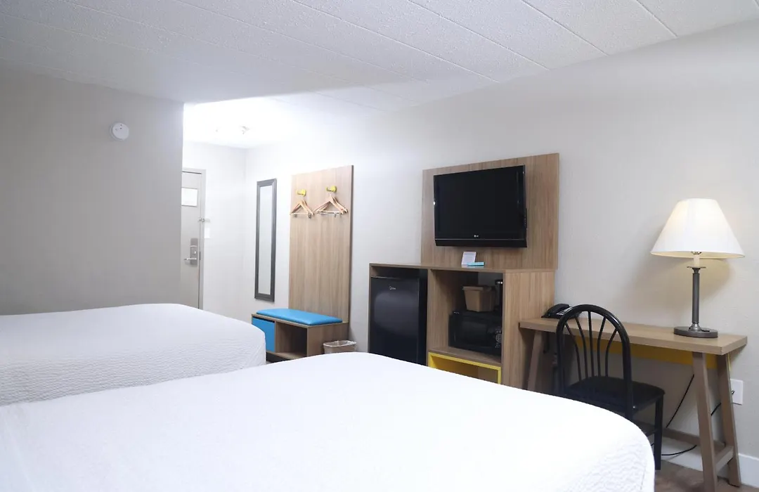 Days Inn By Wyndham Pittsburgh-1